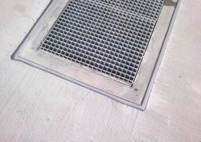 Verfugen mittels Spezial PU Sika Tank N